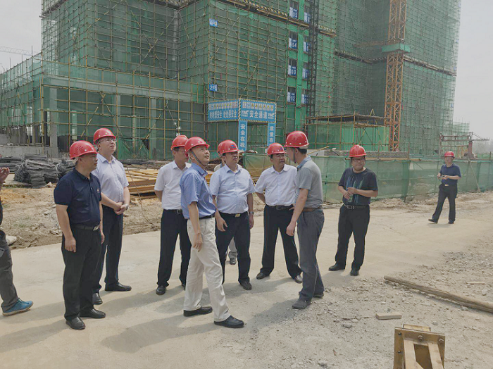 湖北省住建廳廳長(zhǎng)李昌海一行蒞臨我司嘉魚(yú)·高地嘉境項(xiàng)目視察指導(dǎo)工作
